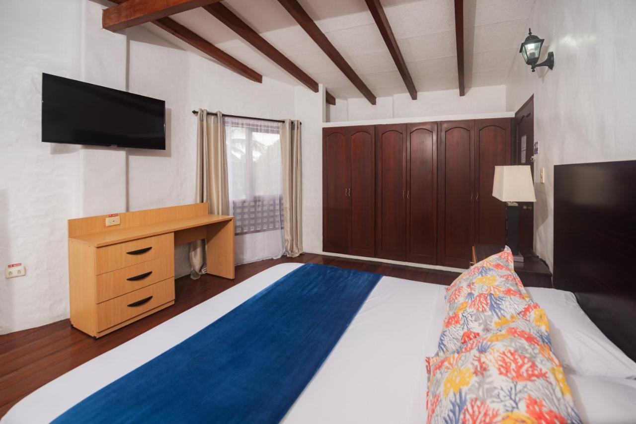 Hostal North Seymour Puerto Ayora  Luaran gambar