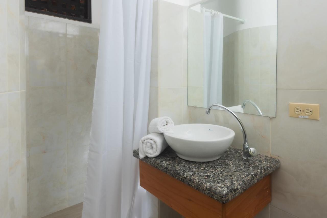 Hostal North Seymour Puerto Ayora  Luaran gambar
